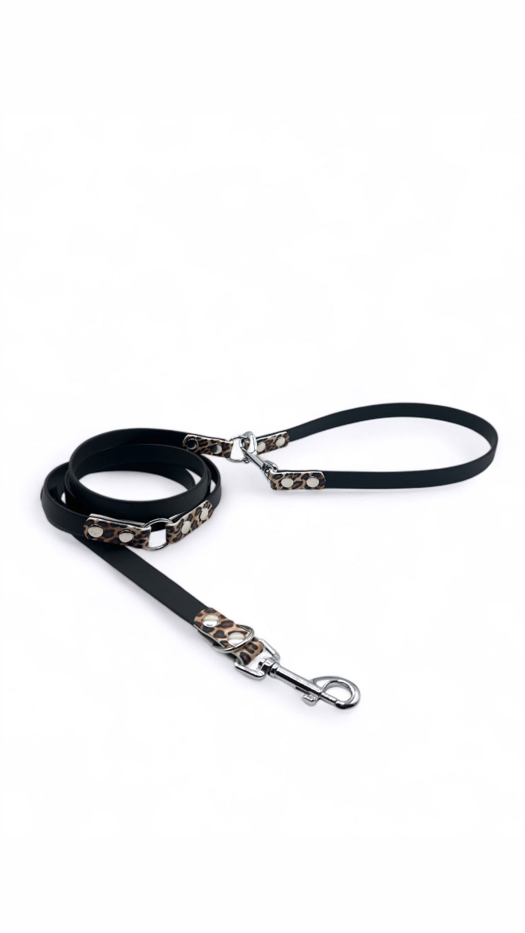 Laisse multipositions noir et léopard. Style et tendance. Biothane pour chiens