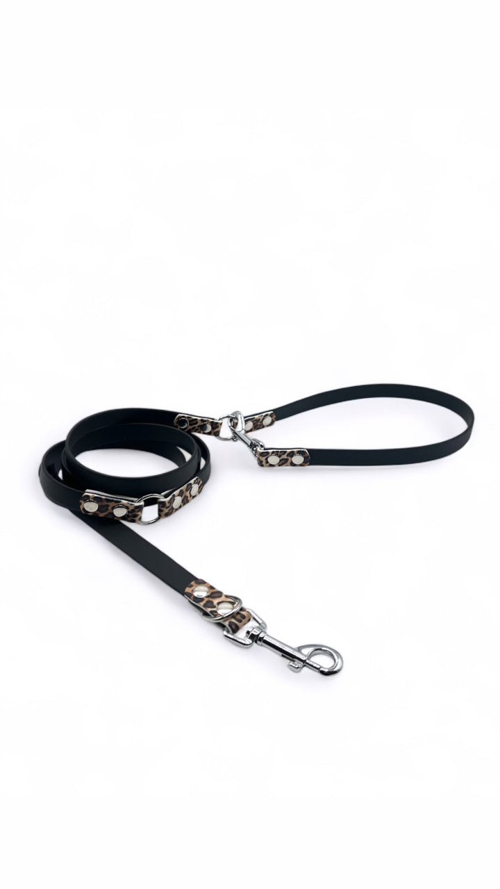 Laisse multipositions noir et léopard. Style et tendance. Biothane pour chiens