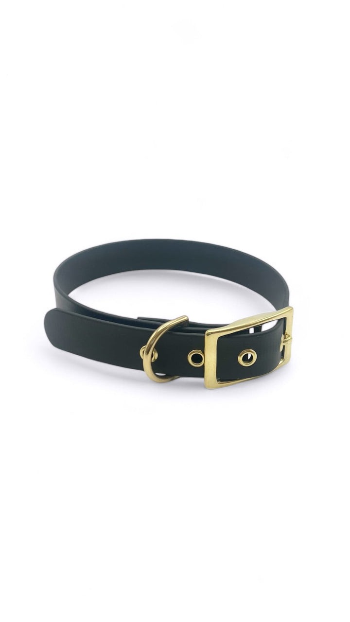 Collier en Biothane noir pour chien, tendance et résistant. Oeillets en laiton. Fabriqué en France à la main