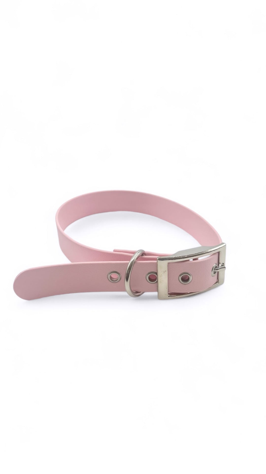 Collier rose pale girly pour chien en Biothane, élégant et chic. Oeillets en laiton ou acier inoxydable